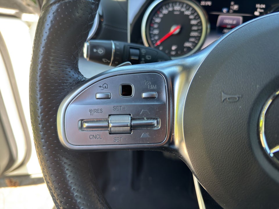 Mercedes E300 de 2,0 AMG Line stc. aut. 5d