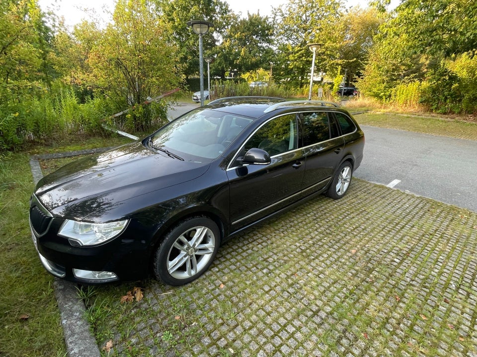 Skoda Superb 2,0 TDi 170 Elegance Combi DSG 5d