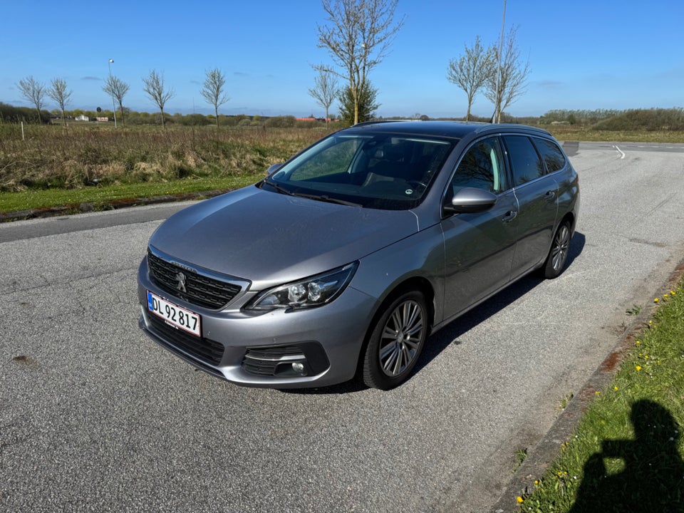 Peugeot 308 1,6 BlueHDi 120 Allure Sky SW EAT6 5d