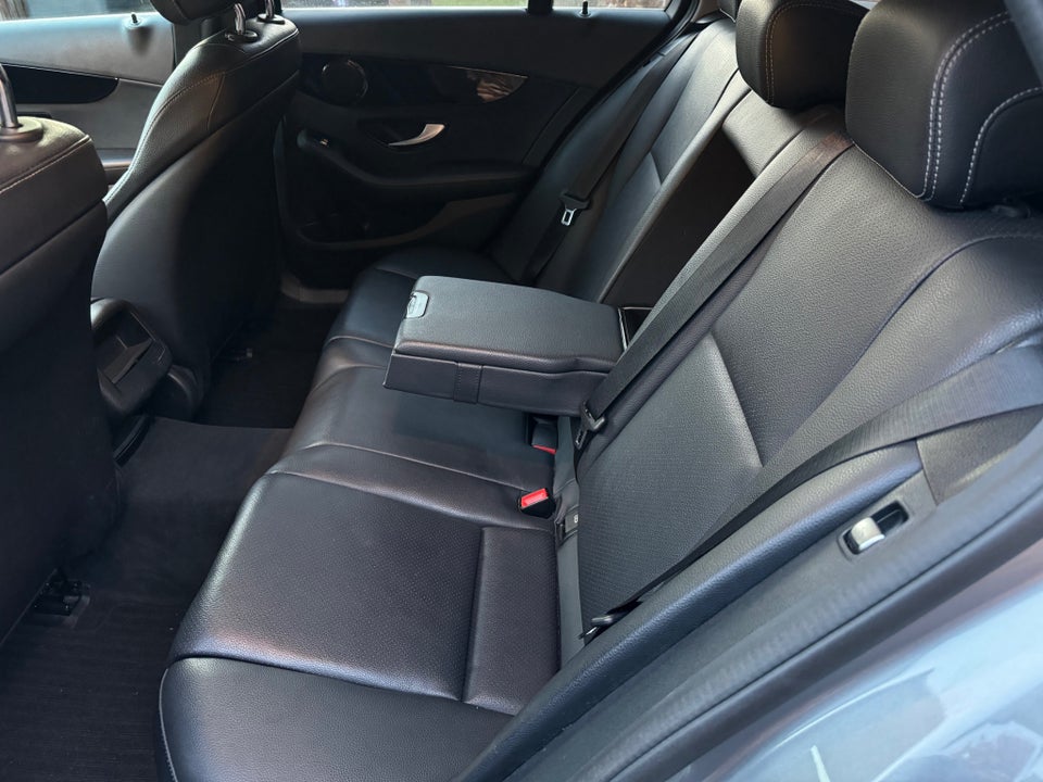 Mercedes C220 d 2,2 AMG Line stc. aut. 5d