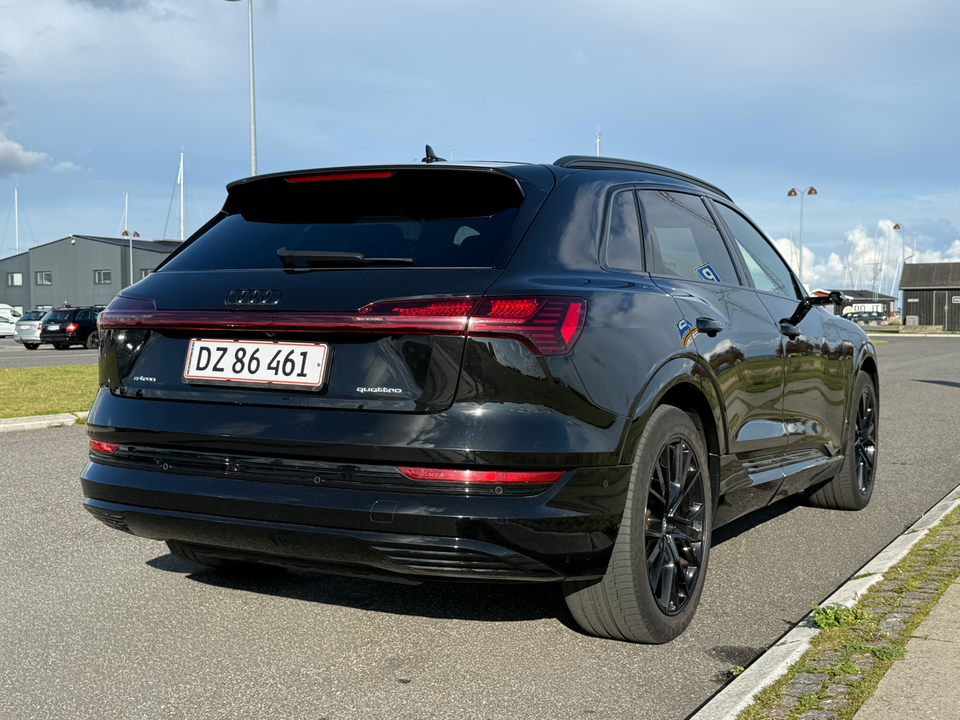 Audi e-tron 55 S-line quattro 5d
