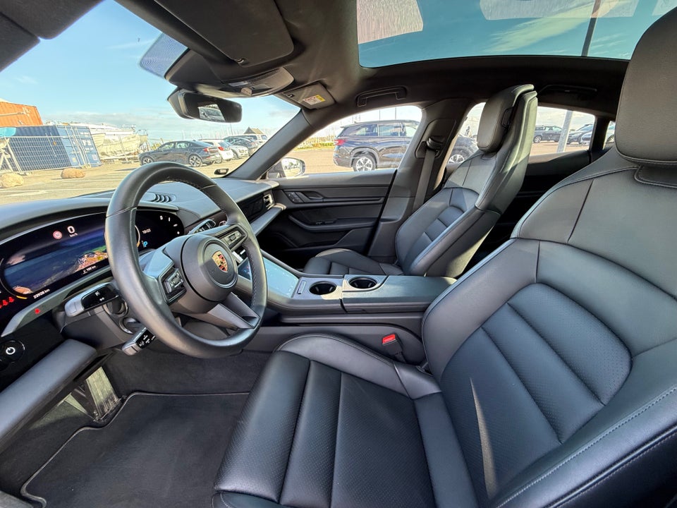 Porsche Taycan 4S Performance+ 75 Years 4d