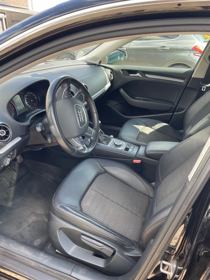 Audi A3 1,4 TFSi 140 Attraction Sportback 5d