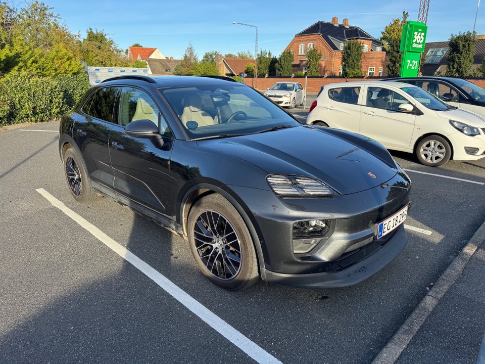 Porsche Macan 4 5d