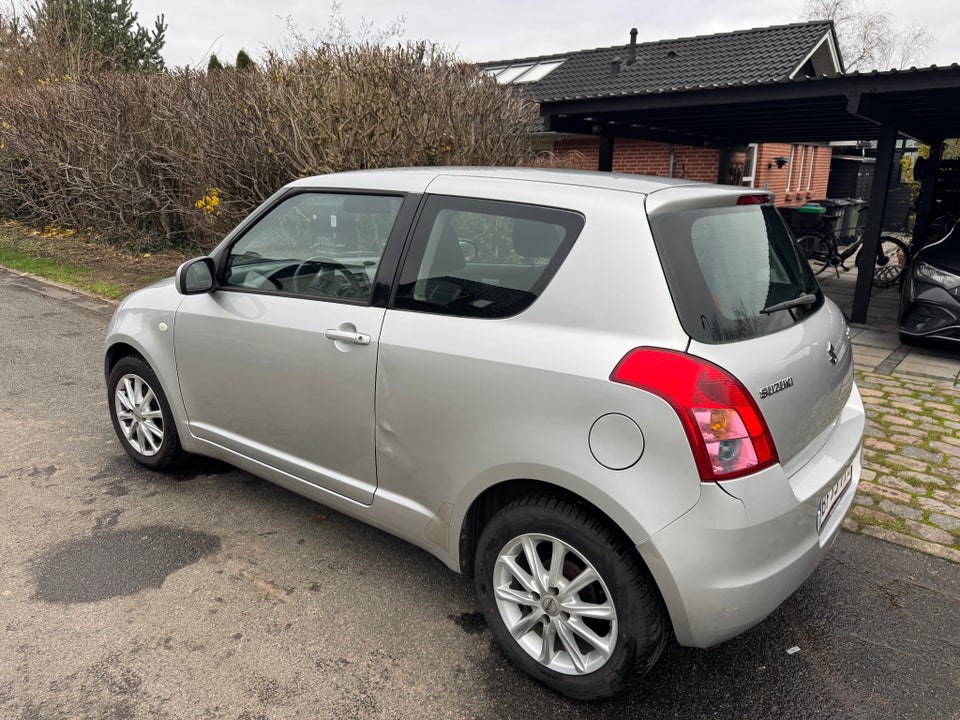 Suzuki Swift 1,5 GLS 3d