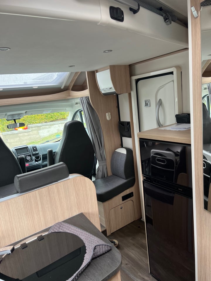 Sunlight T67 2,3 FTN2FE 4d