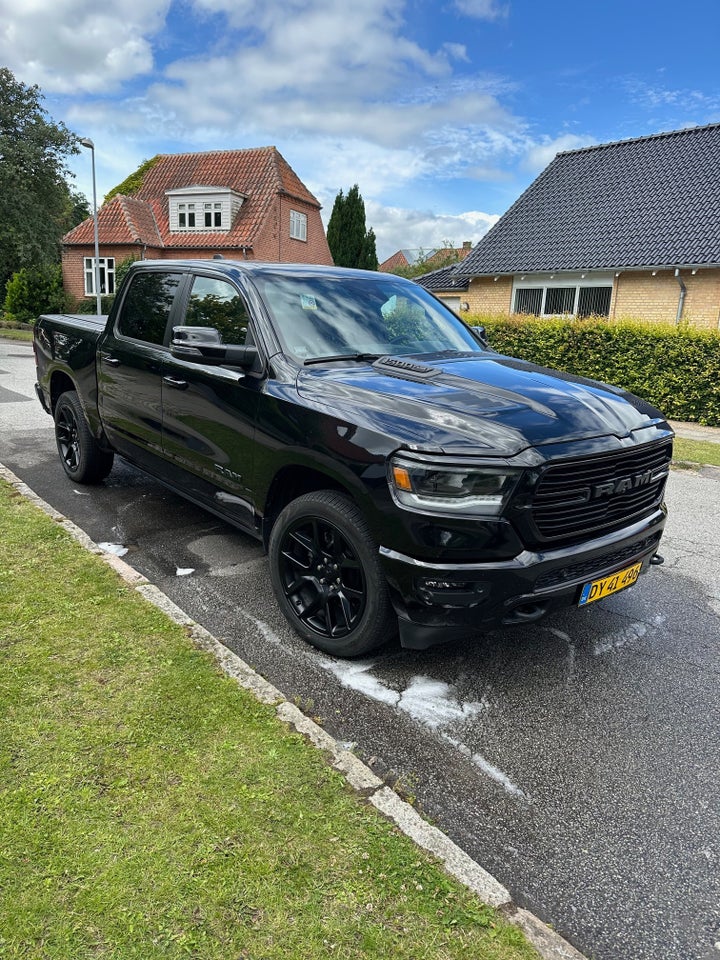 Dodge RAM 1500 5,7 V8 Hemi Laramie Night aut. 4d