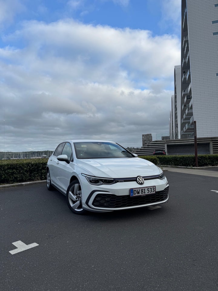 VW Golf VIII 1,4 GTE DSG 5d