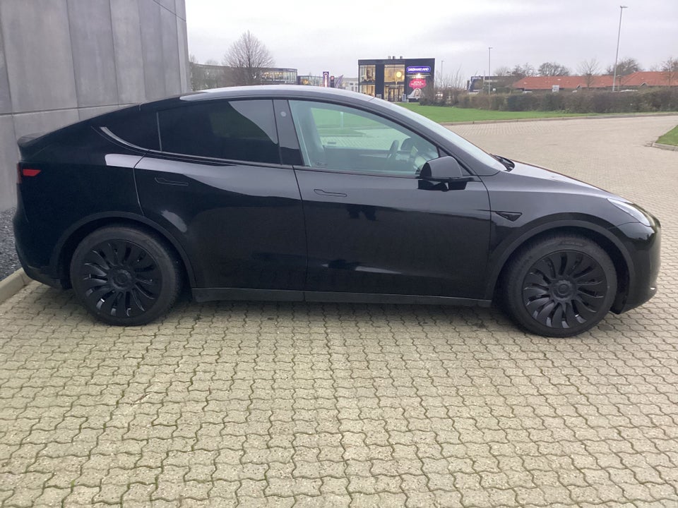 Tesla Model Y RWD 5d