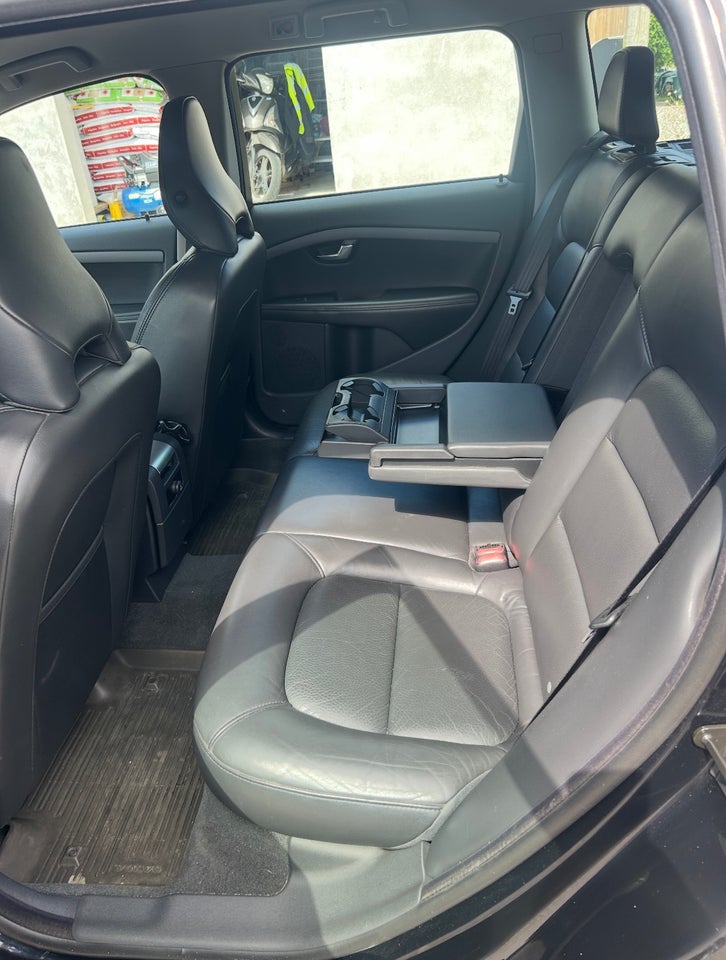 Volvo V70 2,5 T 230 Summum aut. 5d