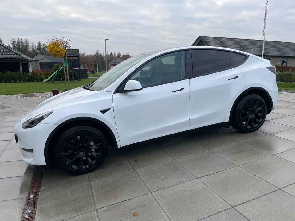 Tesla Model Y Long Range AWD 5d