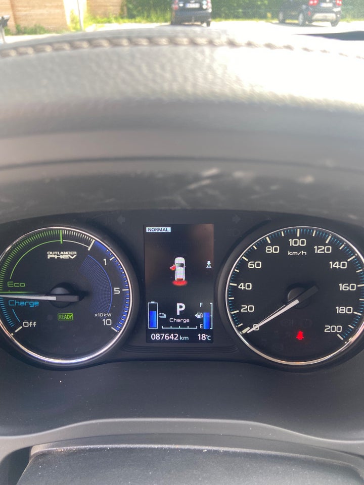 Mitsubishi Outlander 2,4 PHEV Intense CVT 4WD 5d