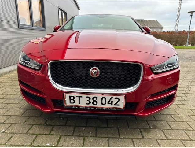 Jaguar XE 2,0 P200 Prestige aut. 4d