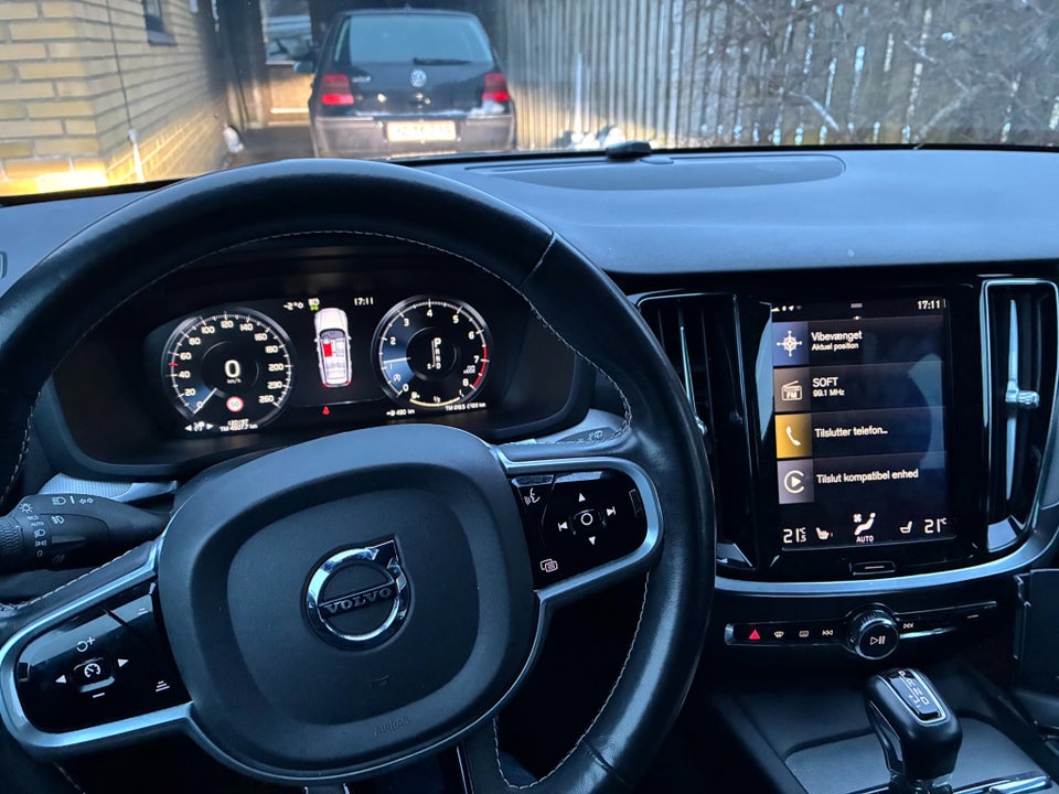 Volvo V60 2,0 T4 190 R-Design aut. 5d