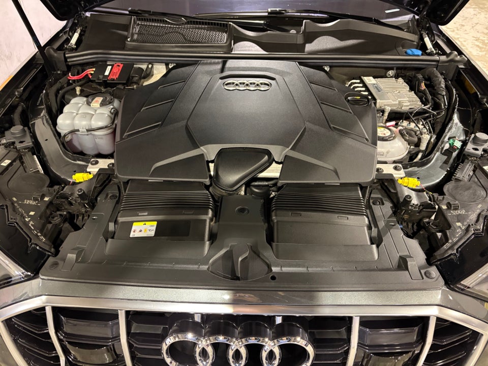 Audi Q7 55 TFSi e S-line quattro Tiptr. 5d