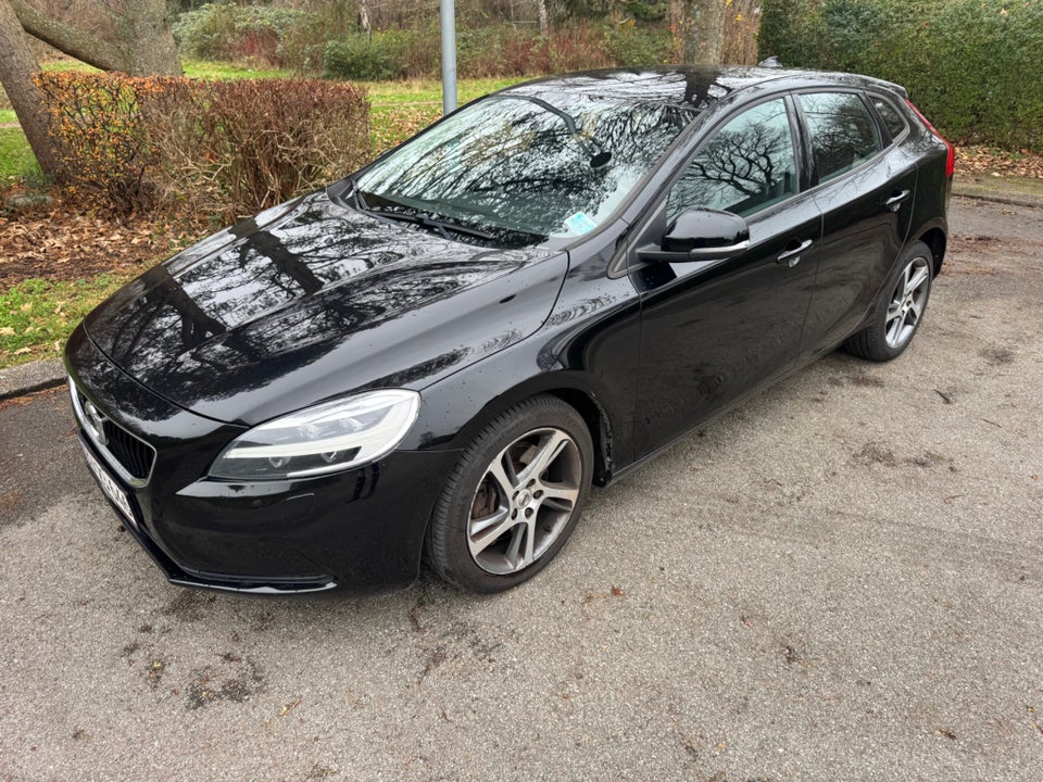 Volvo V40 2,0 D2 120 Momentum aut. 5d