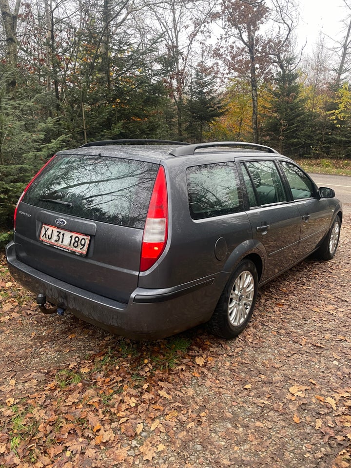 Ford Mondeo 2,0 145 Ambiente stc. 5d