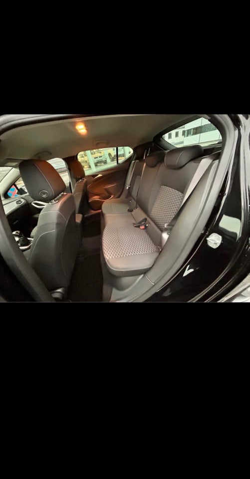 Opel Astra 1,0 T 105 Excite 5d