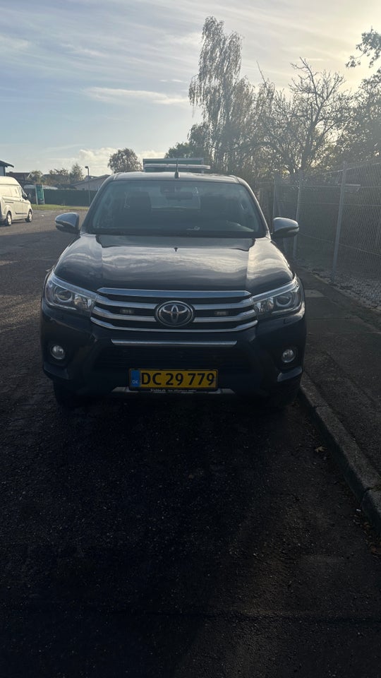 Toyota HiLux 2,4 D-4D 150 T4 Db.Kab aut. 4x4 4d