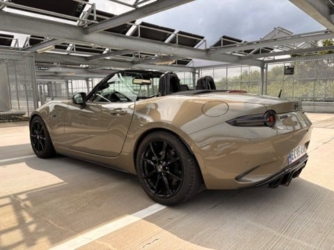 Mazda MX-5 2,0 SkyActiv-G 184 Roadster Exclusive-Line 2d