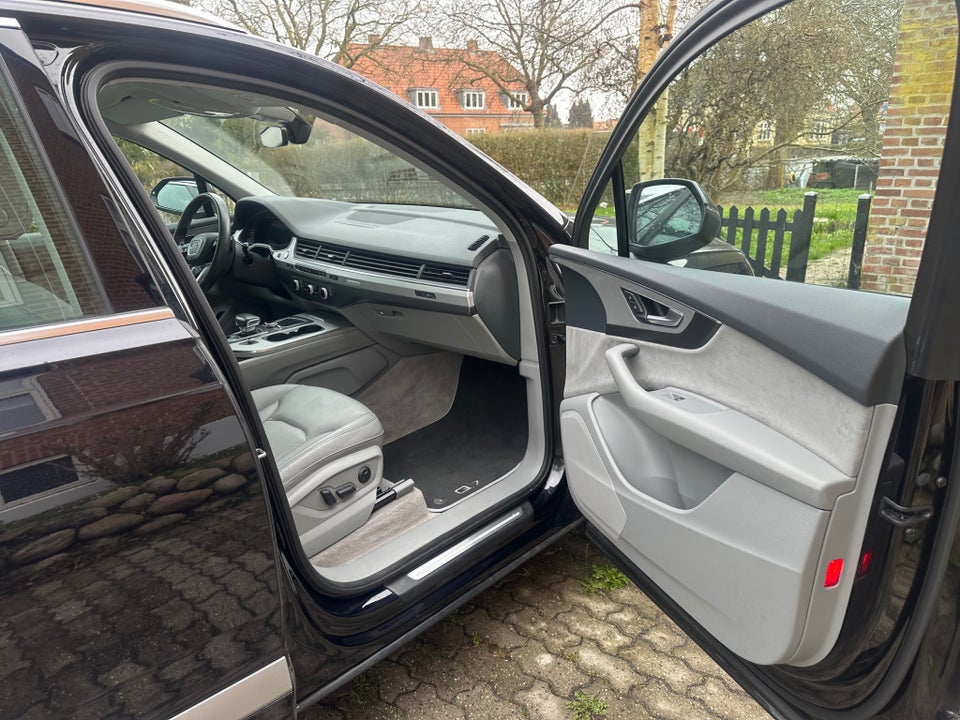 Audi Q7 3,0 TDi 218 quattro Tiptr. 5d