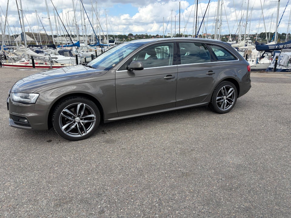 Audi A4 2,0 TDi 150 S-line Avant Multitr. 5d