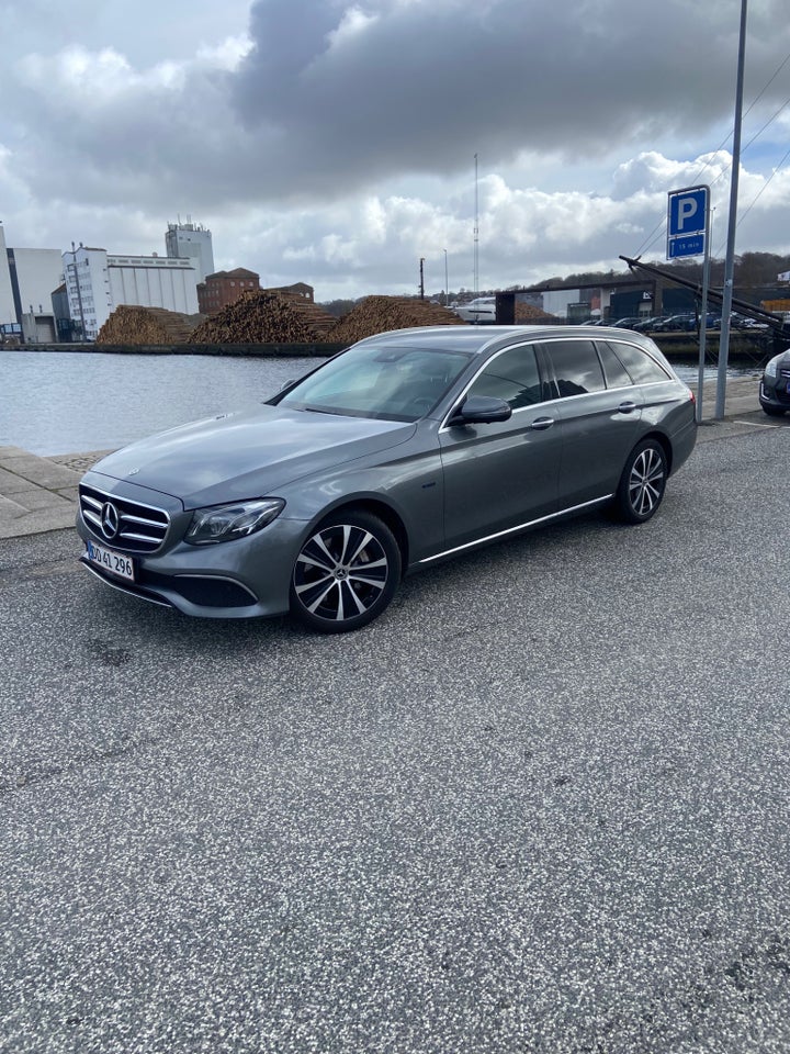 Mercedes E300 de 2,0 Advantage stc. aut. 5d