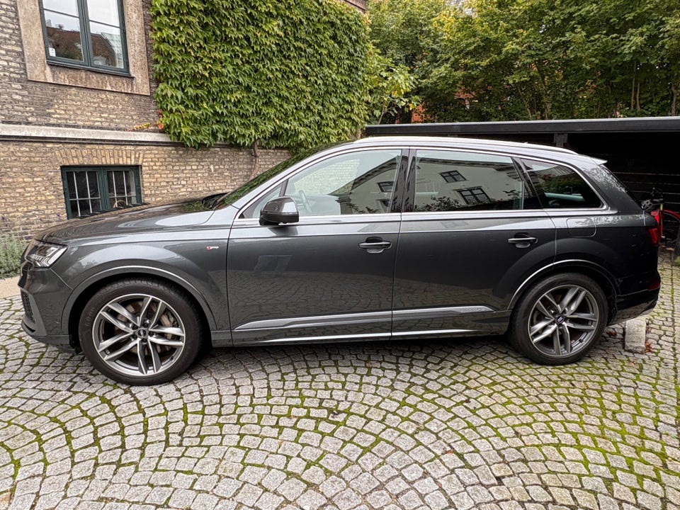 Audi Q7 55 TFSi e S-line quattro Tiptr. 5d