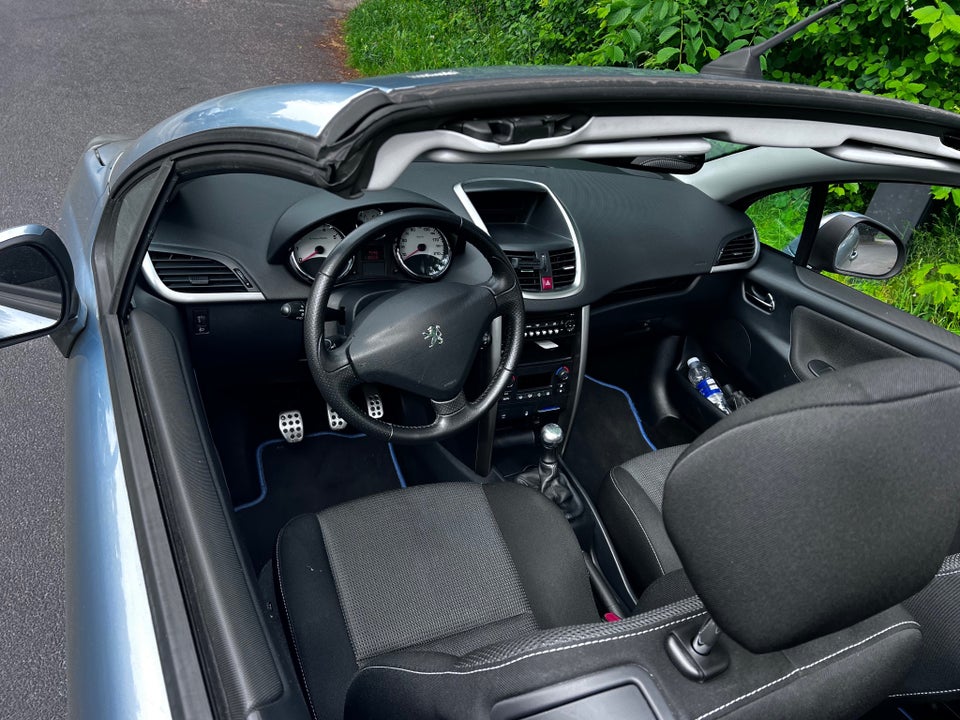 Peugeot 207 1,6 VTi CC 2d