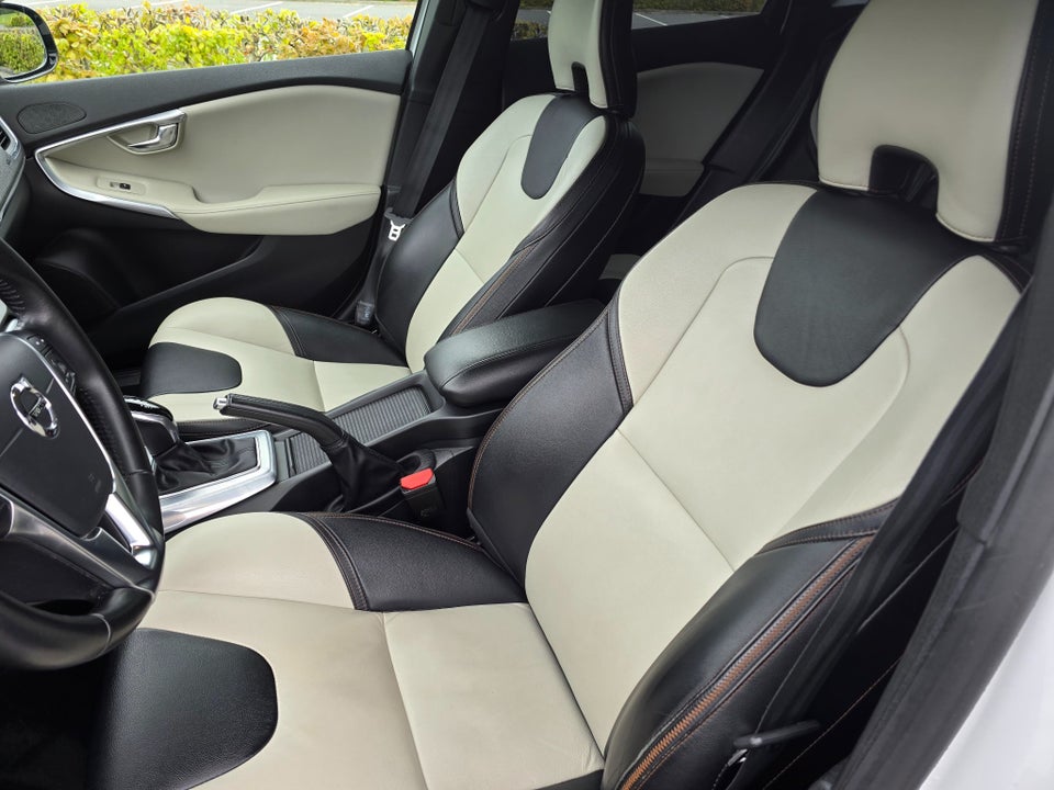 Volvo V40 CC 2,0 D3 150 aut. 5d