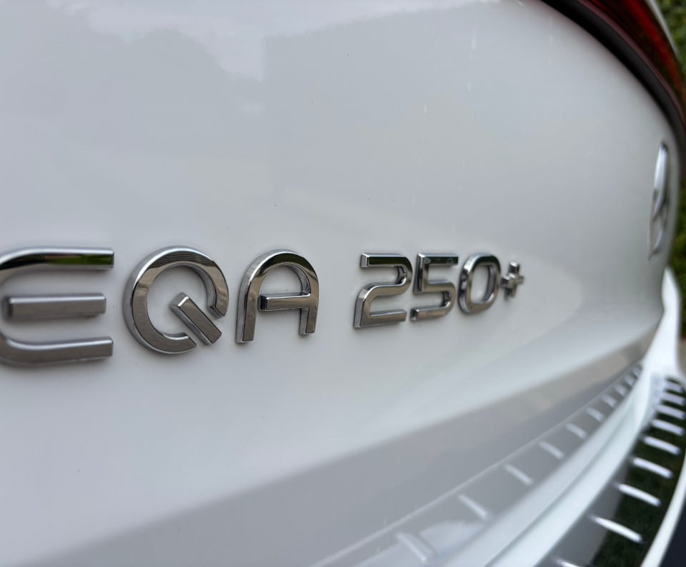 Mercedes EQA250+ Progressive Advance 5d