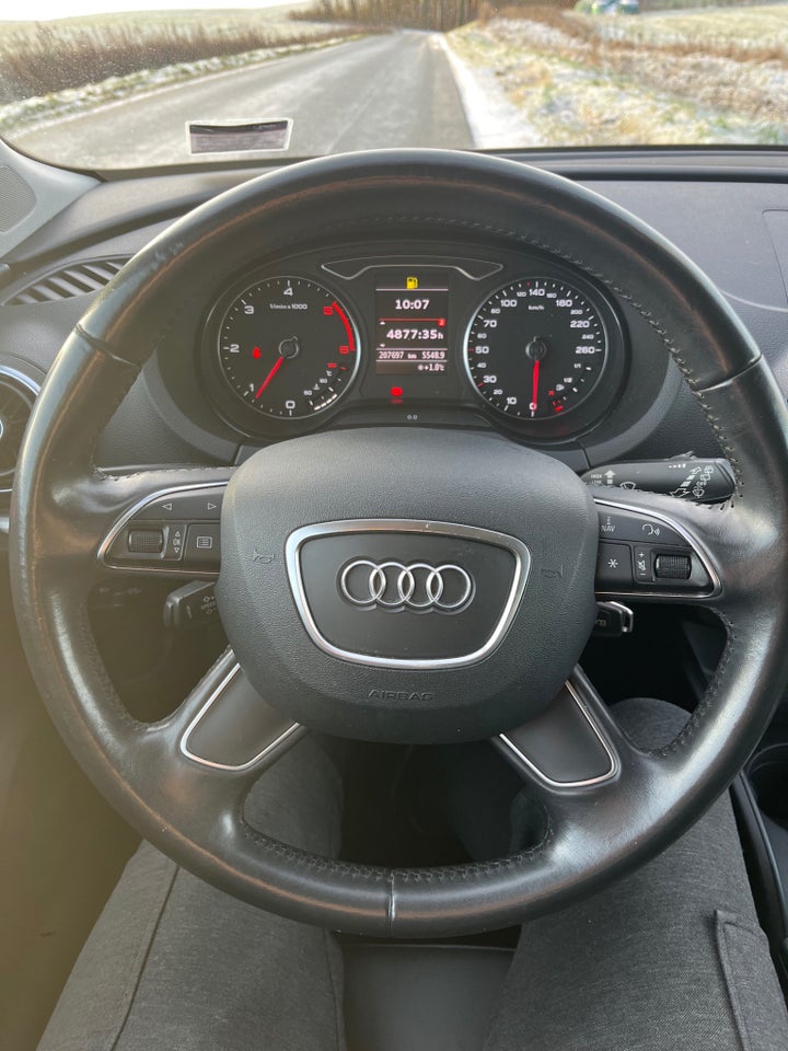 Audi A3 1,6 TDi S-line Sportback 5d