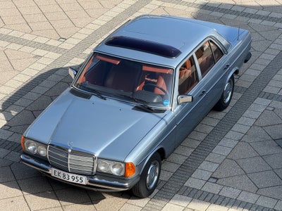 Mercedes 230 E 2,3  4d