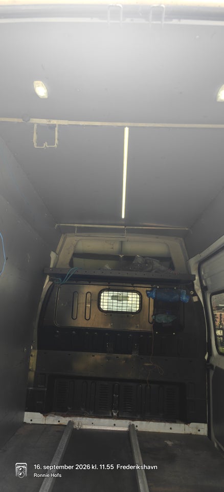 Ford Transit 300M Van 2,2 TDCi 140 Trend FWD 4d