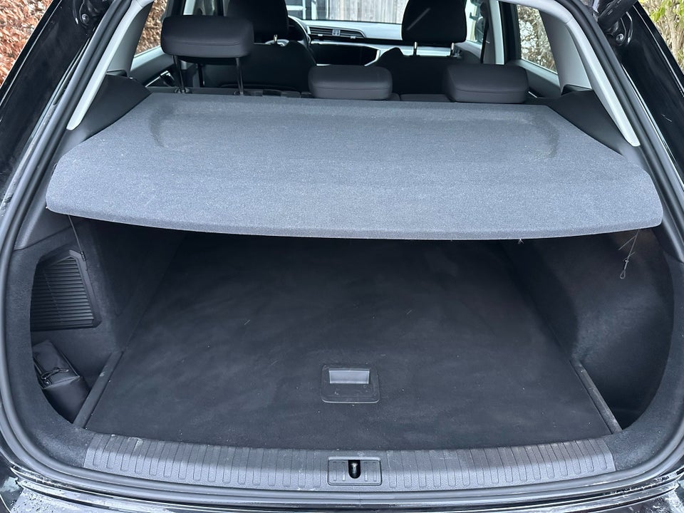 Audi Q3 45 TFSi e Attitude plus S-tr. 5d