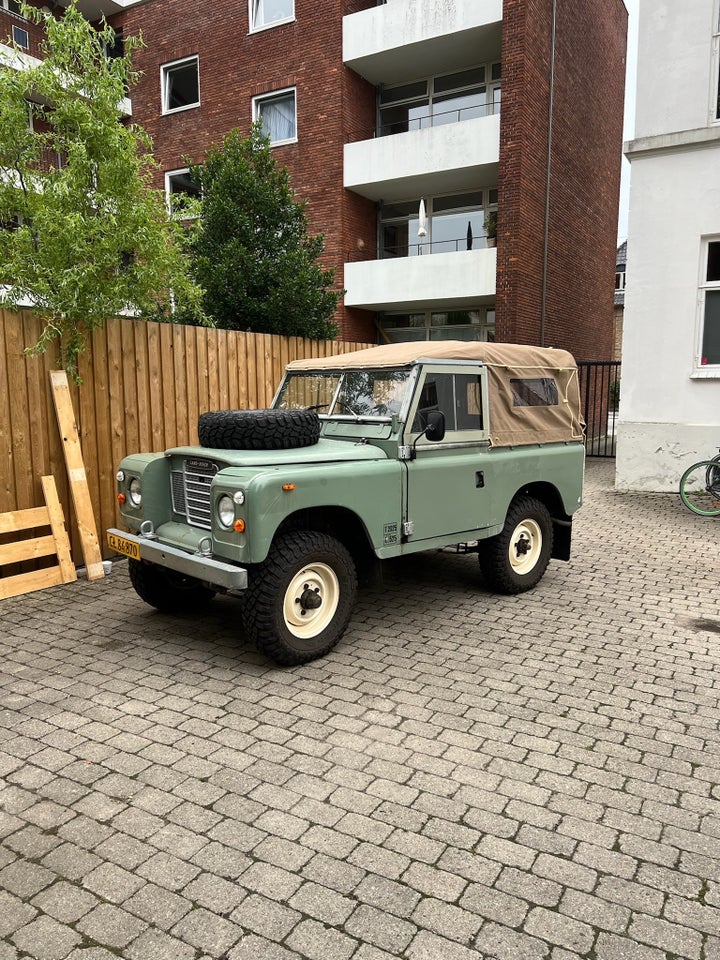 Land Rover Serie III 2,3 D 109" Hard Top 3d