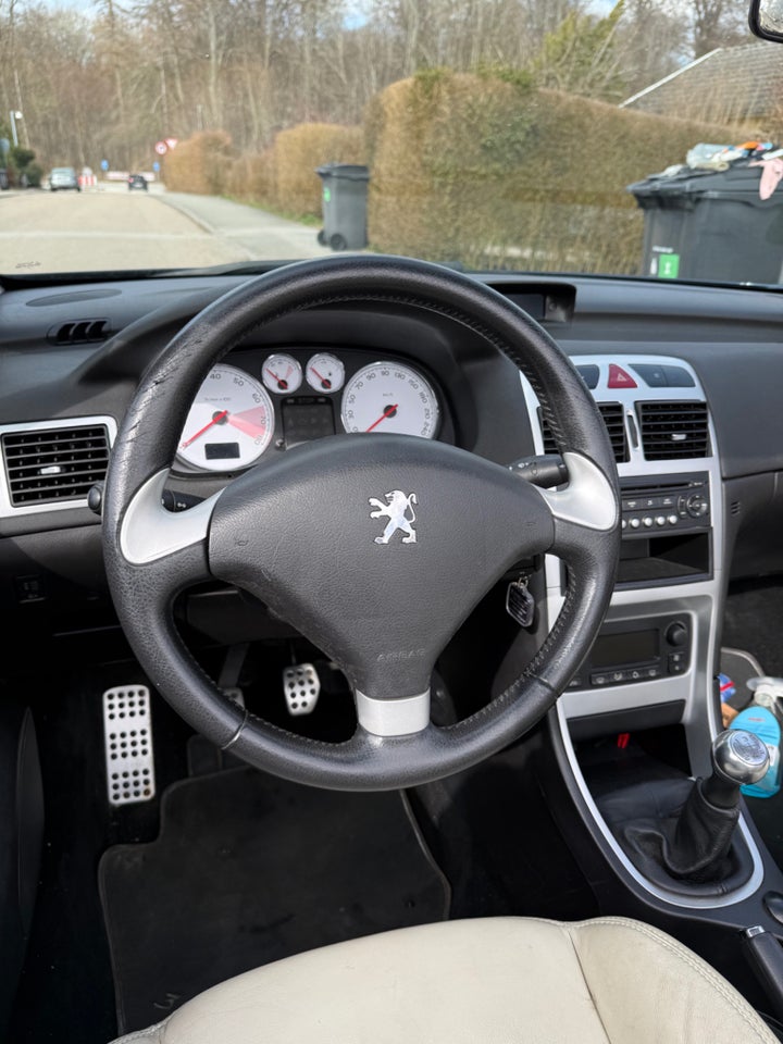 Peugeot 307 2,0 16V CC 2d