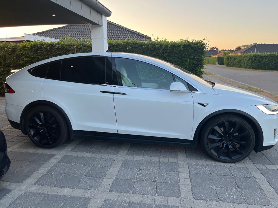 Tesla Model X 75D 5d