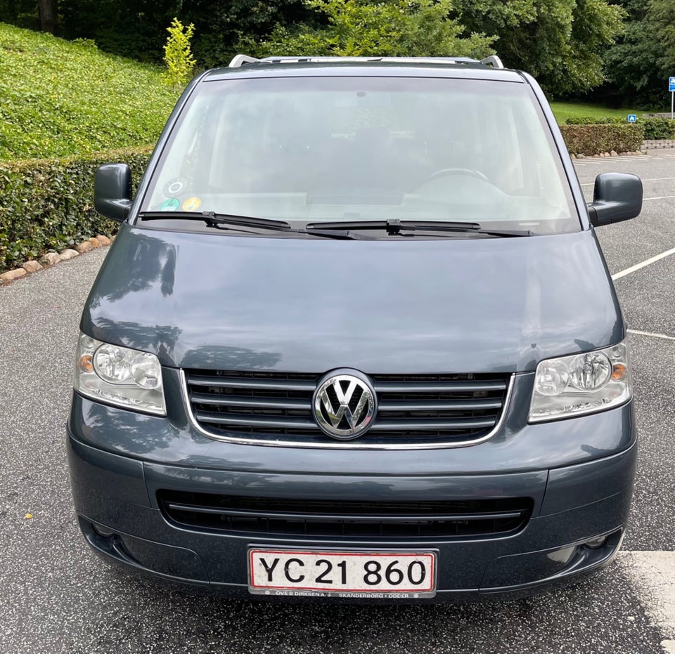 VW Multivan 2,5 TDi 130 Highline 7prs 5d