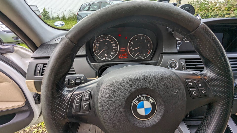 BMW 325i 3,0  4d