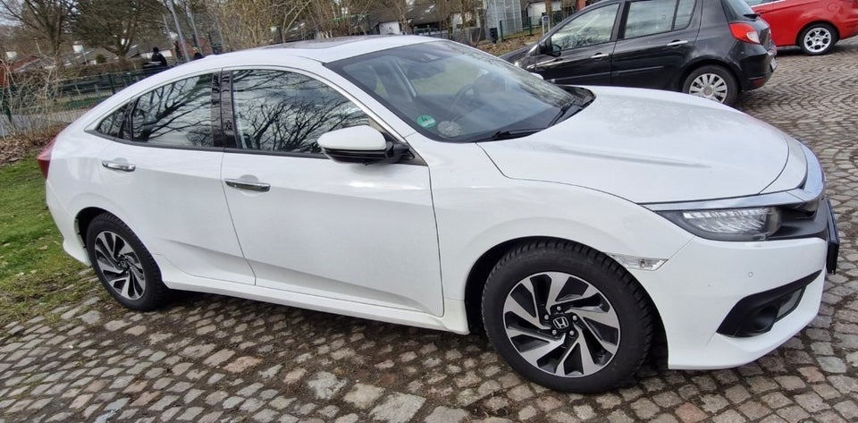 Honda Civic 1,6 i-DTEC Executive 4d