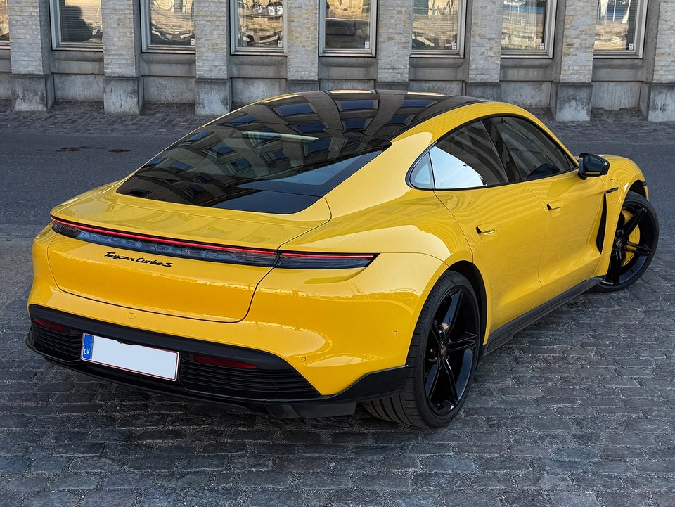Porsche Taycan Turbo S Performance+ 4d
