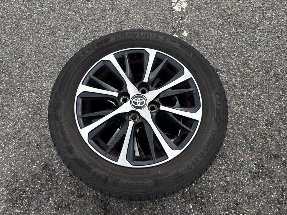 Toyota Yaris 1,5 Hybrid H1 e-CVT 5d