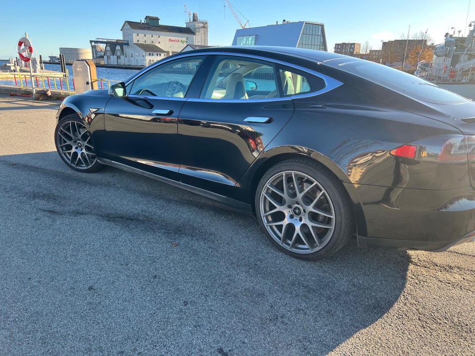 Tesla Model S P85+ 5d