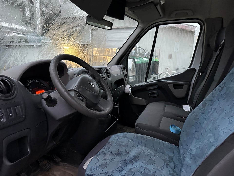 Renault Master III T35 2,3 dCi 135 L4 Ladvogn RWD 2d