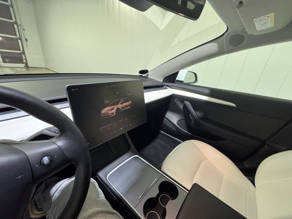 Tesla Model 3 RWD 4d