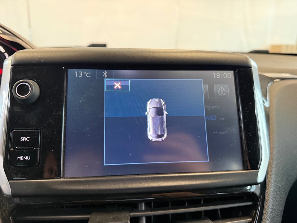 Peugeot 208 1,2 VTi Allure Sky 5d