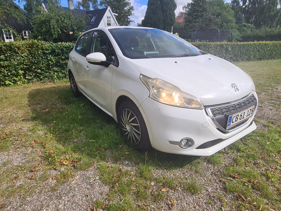 Peugeot 208 1,2 VTi Active 5d