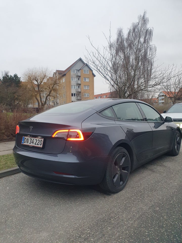 Tesla Model 3 Standard Range+ RWD 4d