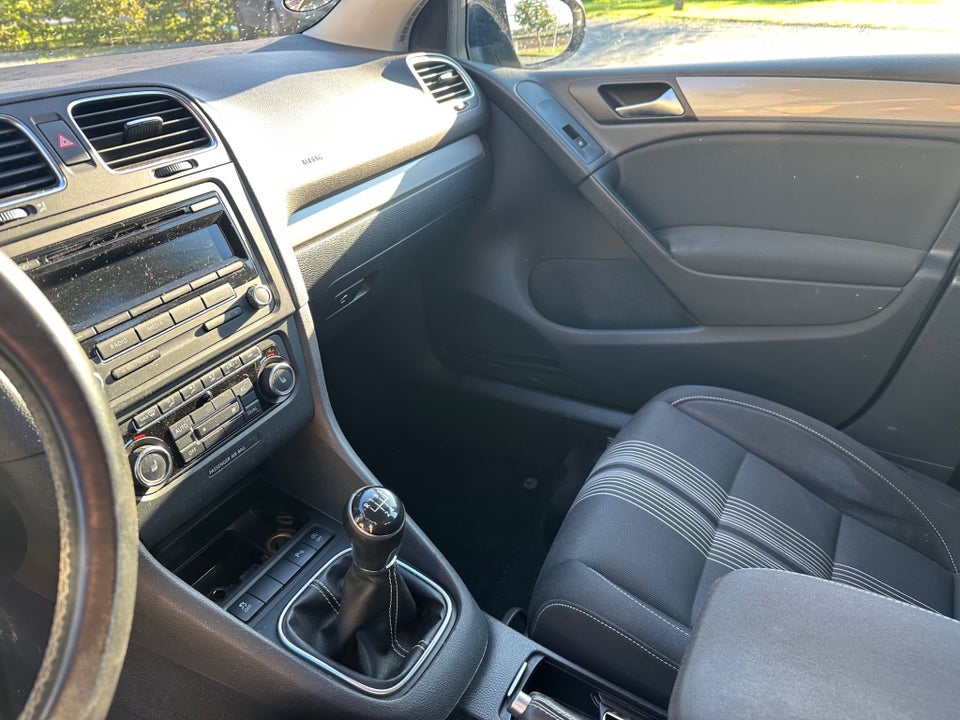 VW Golf VI 1,6 TDi 105 Match BMT 5d